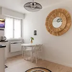Travel Homes - Grand Rue, Petite Venise - Compact & Cosy - Lit Mural Apartman *