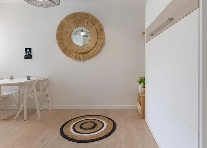 公寓 Travel Homes - Grand Rue, Petite Venise - Compact & Cosy - Lit Mural